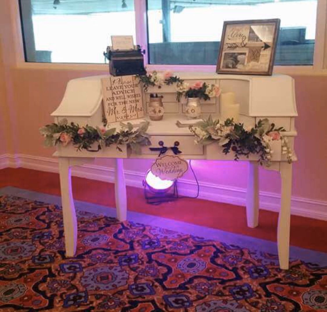 Wedding Vintage white desk