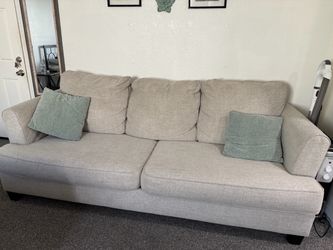 Couch great condition $200 obo