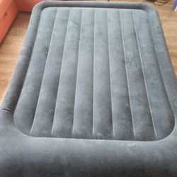 Queen Size 18" air Mattress