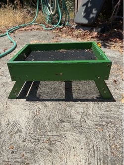 Ground Bird Feeder Station - Elevated, Grate