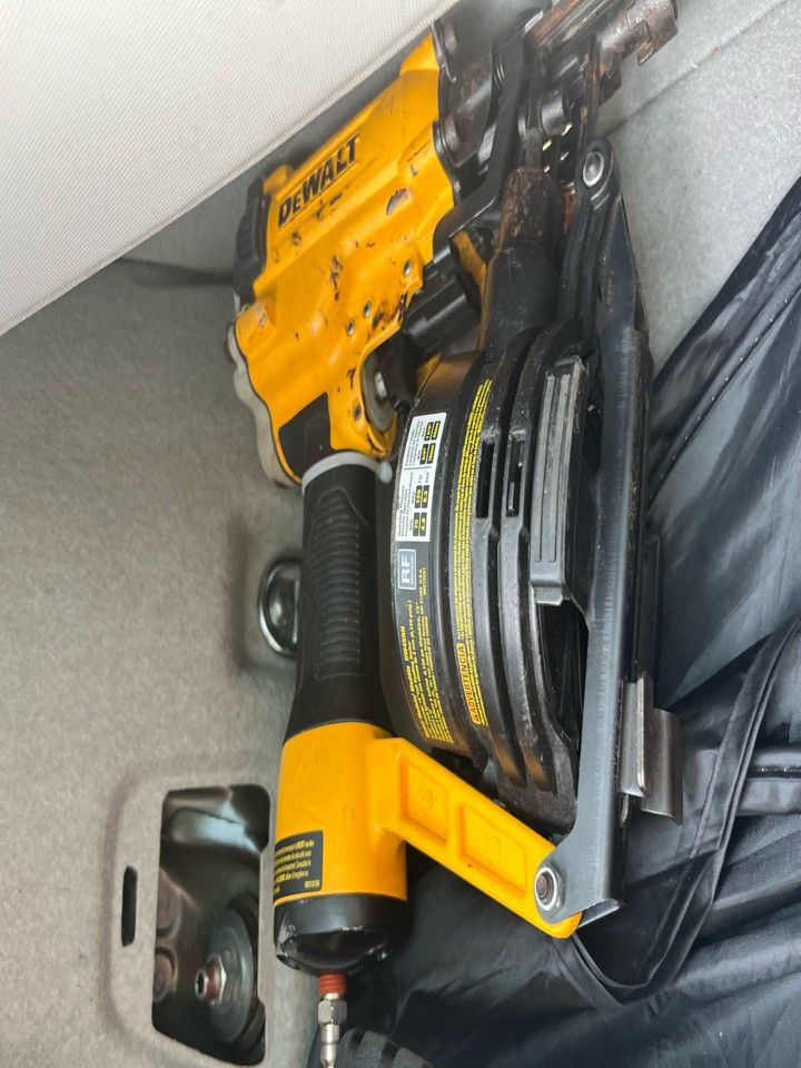 Dewalt Air Power Roof Nail Gun