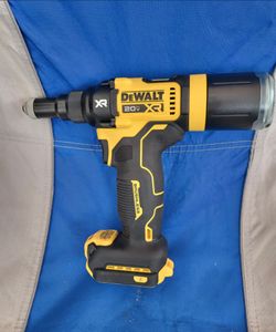 DEWALT 20V MAX CORDLESS 3/16" RIVET TOOL (TOOL ONLY)