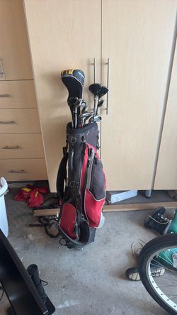 Left handed starter set of golf clubs
