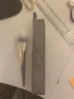 Complex culture Press & Set Bronzer brush.