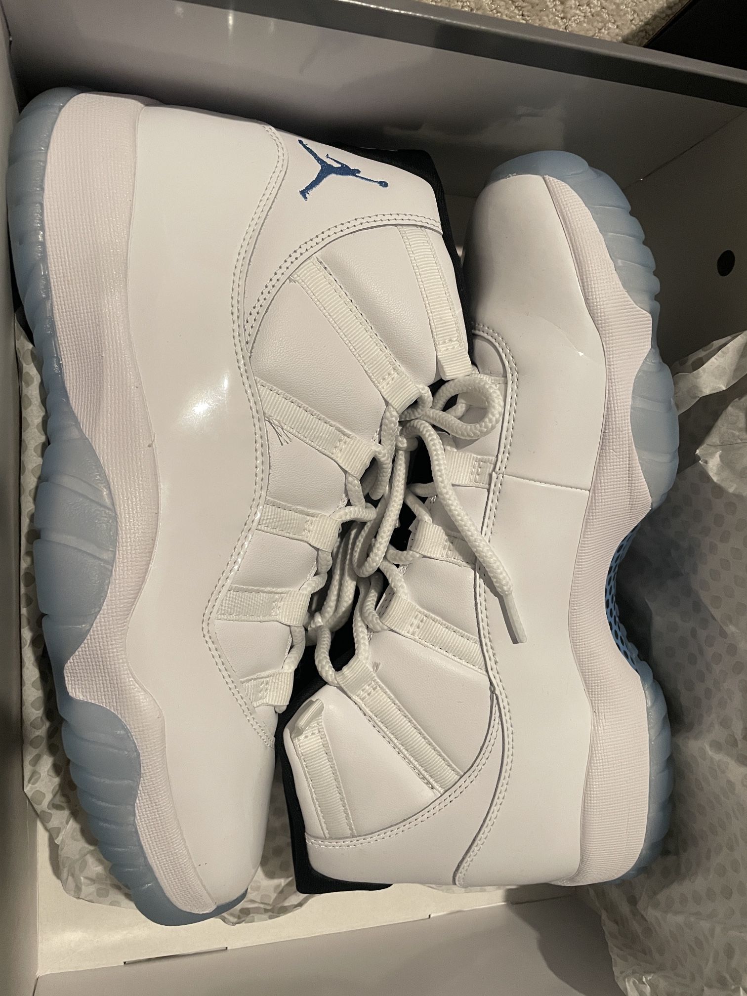 Air Jordan 11 Retro Legend Blue