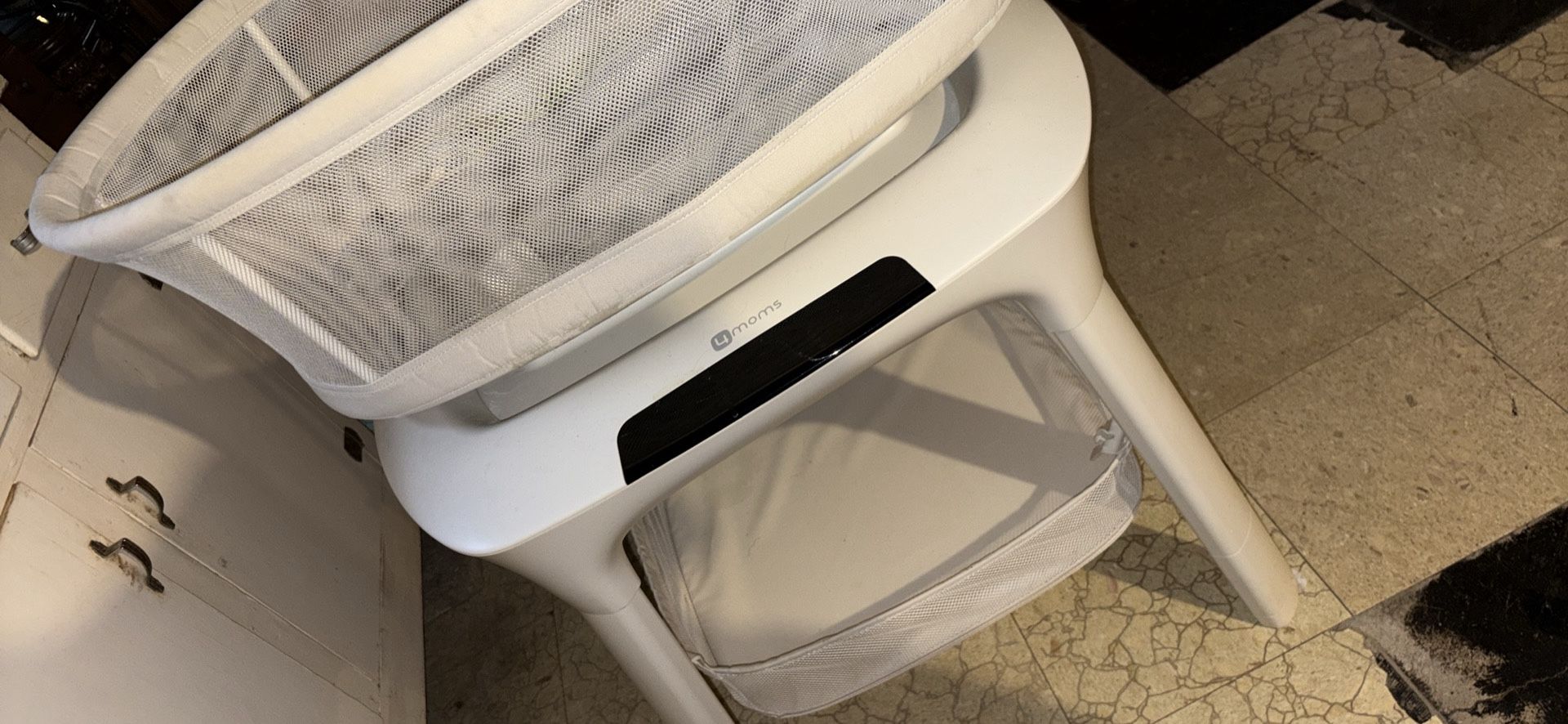 4 moms bassinet 