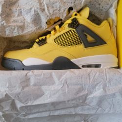 Jordan 4 Lightning 🌩 Ds Size 10