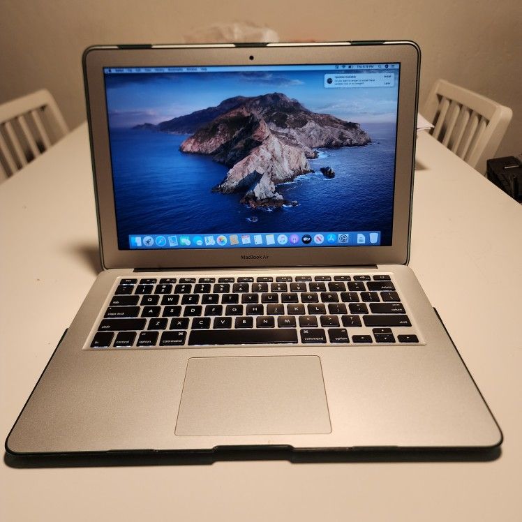 MacBook air 13-inch early 2014
Intel Core i5 1.4 GHz
4GB RAM
121GB flash storage
macOS Catalina version 10.15.7. Nothing wrong ** no trades **