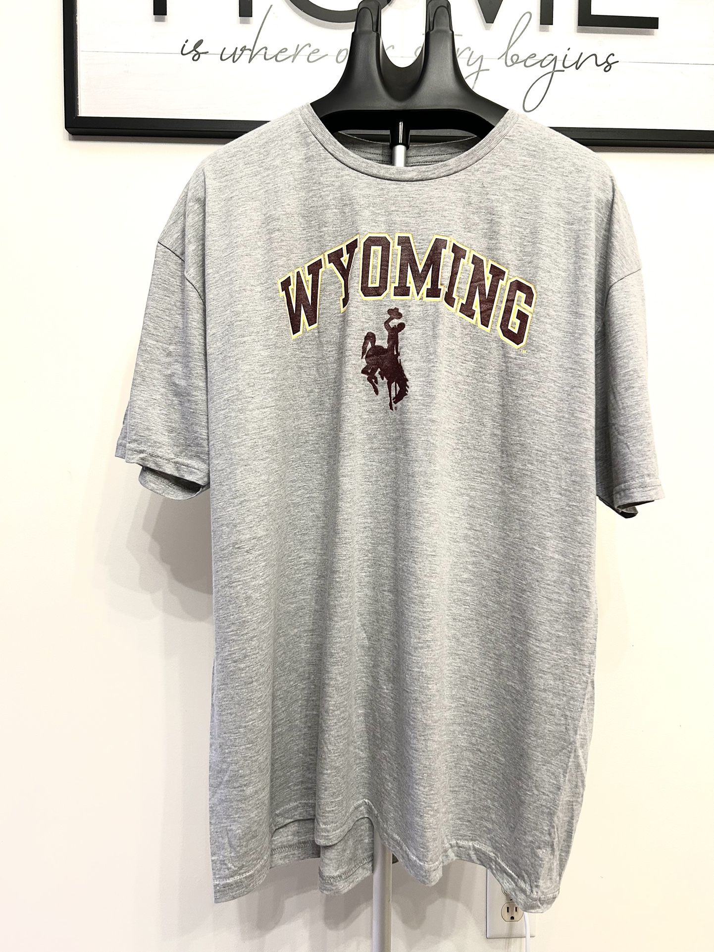 NWOT Wyoming Cowboys Campus T-Shirt - Heather Gray Men's Size 2XL
