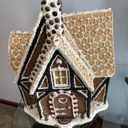Buyers choice gingerbread house