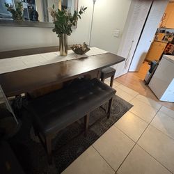 Walstead Place Brown 6 Pc Counter Height Dining Room With Beige Bench And Kyoto Stools