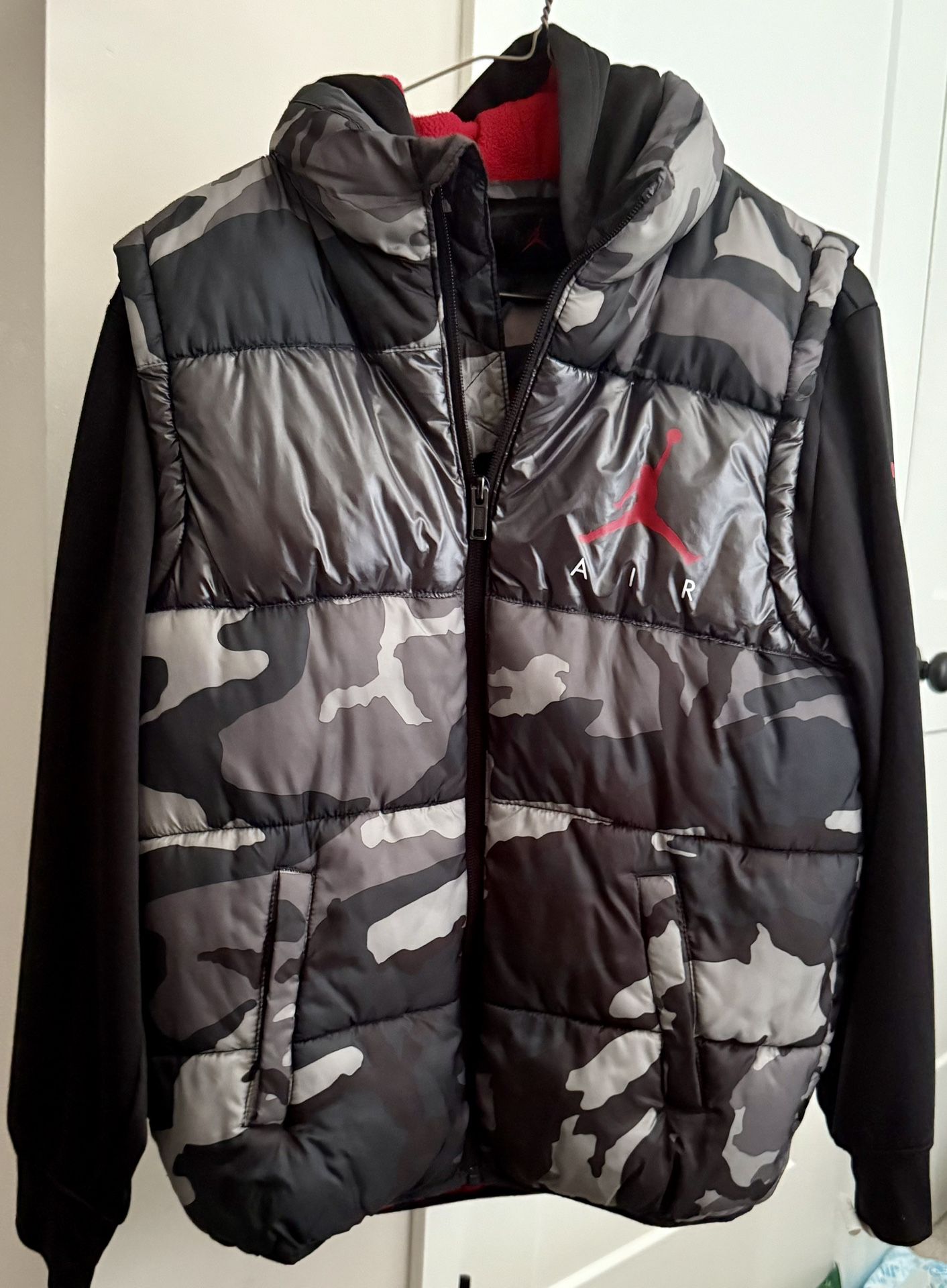 Jordan Boys Jacket 12-13 Years Old