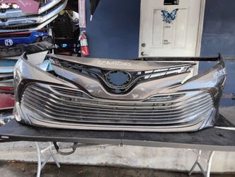 Toyota camry 2018-2020 front bumper oem