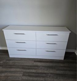 6 Drawer Dresser - New - Delivery Available