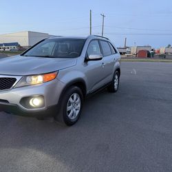 Kia Sorento 2013 AWD LOW MILES RUNS PERFECT