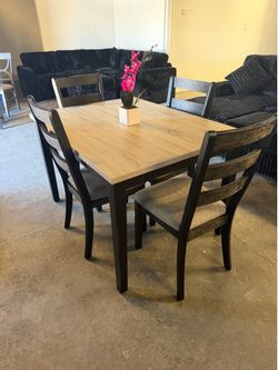 New 🪑 5-Piece Dining Table Set | 4 Chairs | $10 Down
