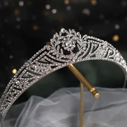 Tiara/ Bridal Headpiece 