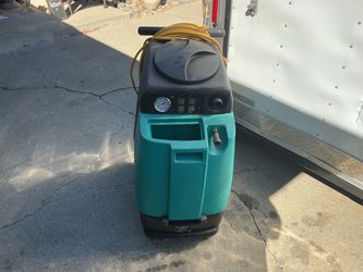 Carpet extractor