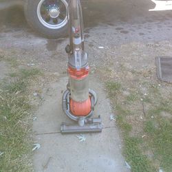 Dyson DC25 Upright Animal Ball Vacuum Cleaner