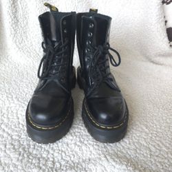 Dr. Martens Jadon Women's Size 8 Platform Boot
