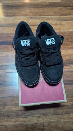 NIB Vans Hylane All Black Sneakers, sz 5.5 women ( 4 youth)