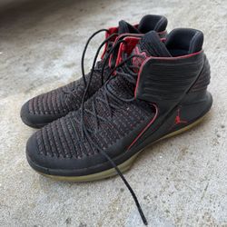 Air Jordan 32 “Banned”