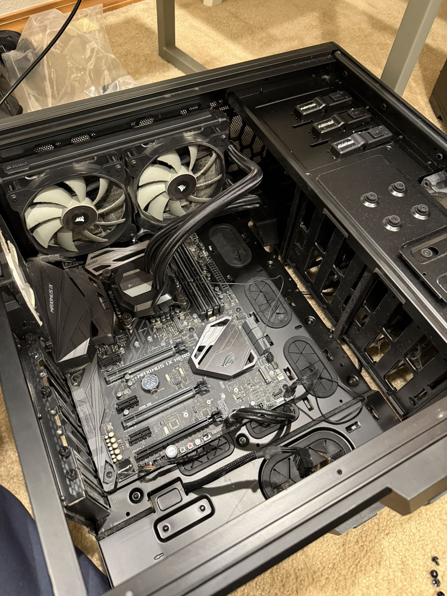 Phanteks Enthoo Pro Full Tower + cooling system + mother board + cpu