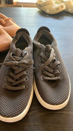 All birds sneakers  size 10