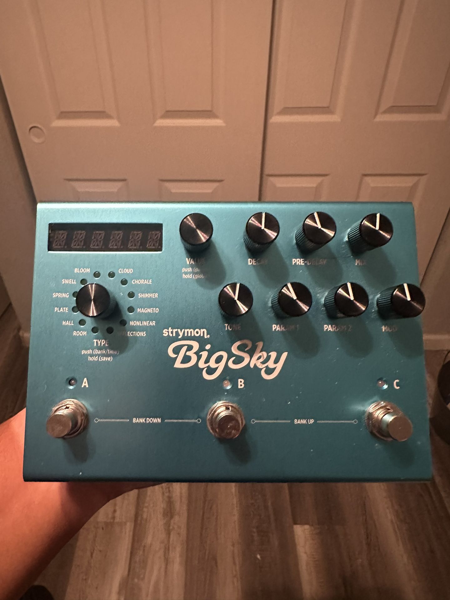 Strymon Big Sky Guitar Pedal