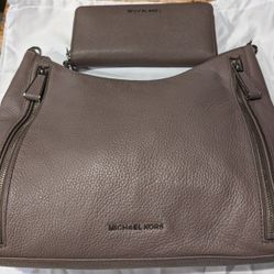 Michael Kors Shoulder Bag With Wallet