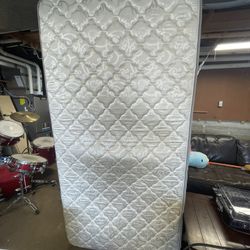 Twin Bed Free