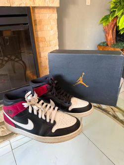 Jordan 1 mid