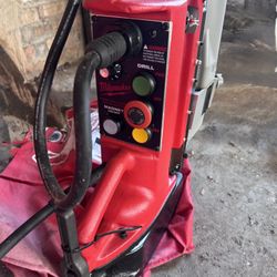 Milwaukee Magnetic Drill