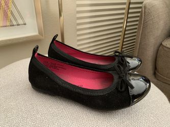 Girl’s Black Shoes 11