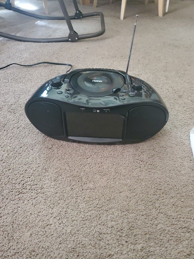 Naxa Boombox  DVD USB Bluetooth  Radio 📻  With Screen 