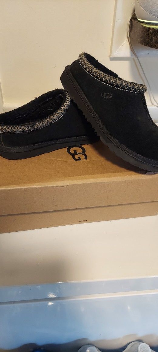 UGG Size 5