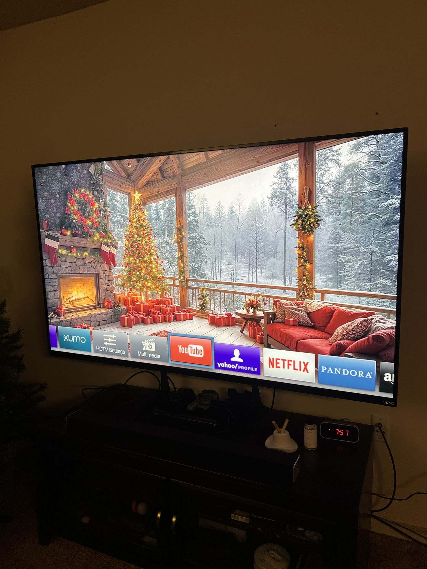 VIZIO TV & Soundbar