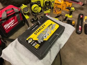 Stanley 123 piece set