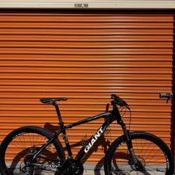 Giant ATX 27.5  Mounten Bike size Medium 