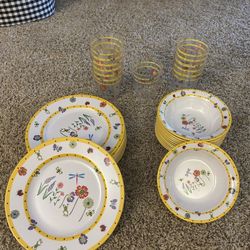 Set Of 12 Plastic Plates, Bowls and Glasses 