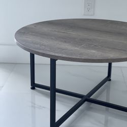 Round coffee table (industrial)