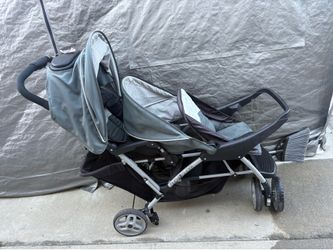 The  DuoGlider  Stroller