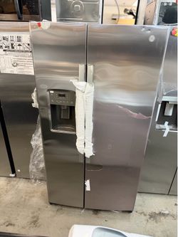 New Ge refrigerator (dent)