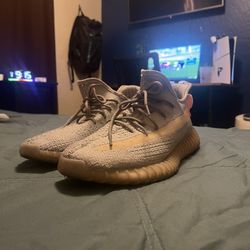 Adidas Yeezy size 11