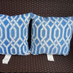 New 2 Outdoor Throw Cushions for patio furniture Accent Pillows set for chairs Blue White