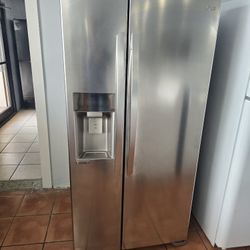 Side By Side LG Stainless Refrigerator With Warranty 