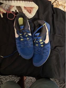 Size 9 used track and field shows for sale for 20$ cash only and local meet ups only
