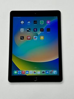 Apple iPad 5 5th Generation  9.7” 32GB Wi-Fi Tablet Space Gray