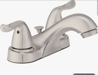 Glacier Bay Constructor 4 in. Centerset 2-Handle Low-Arc Bathroom Faucet