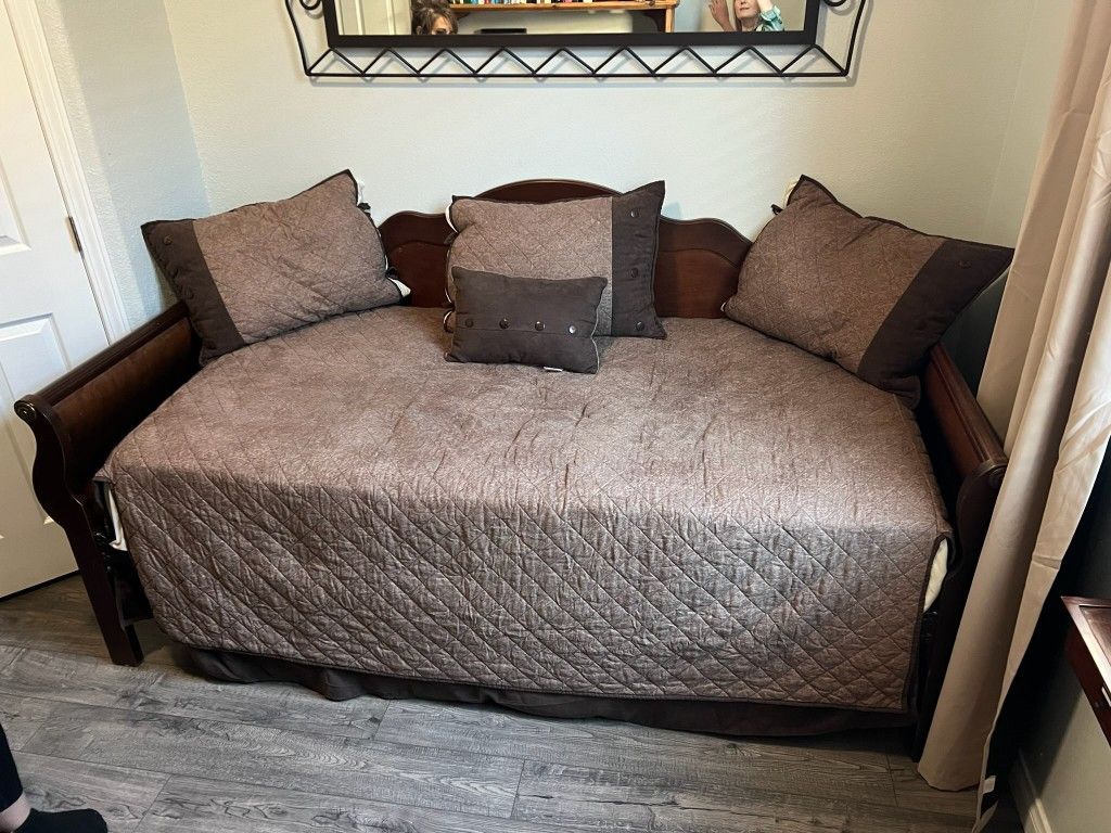 Twin Trundle Bed for Sale in Apple Valley, CA OfferUp